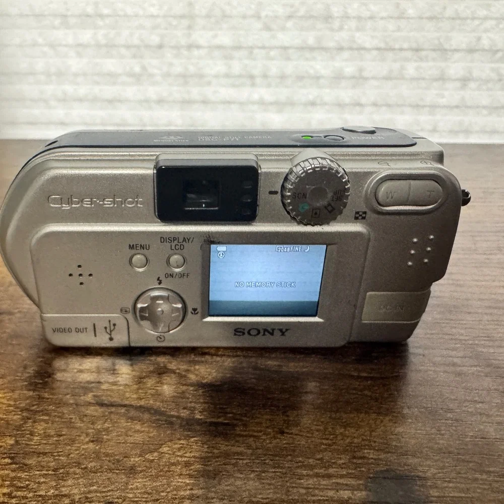 Sony Cyber-shot DSC-P71 Digital Camera - 3MP Retro Y2K Vintage